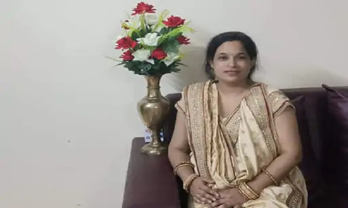 बैंक कर्मी की पत्नी का शव फ्लैट में फंदे से लटका, मायके वालों ने पति पर लगाया हत्या का आरोप
