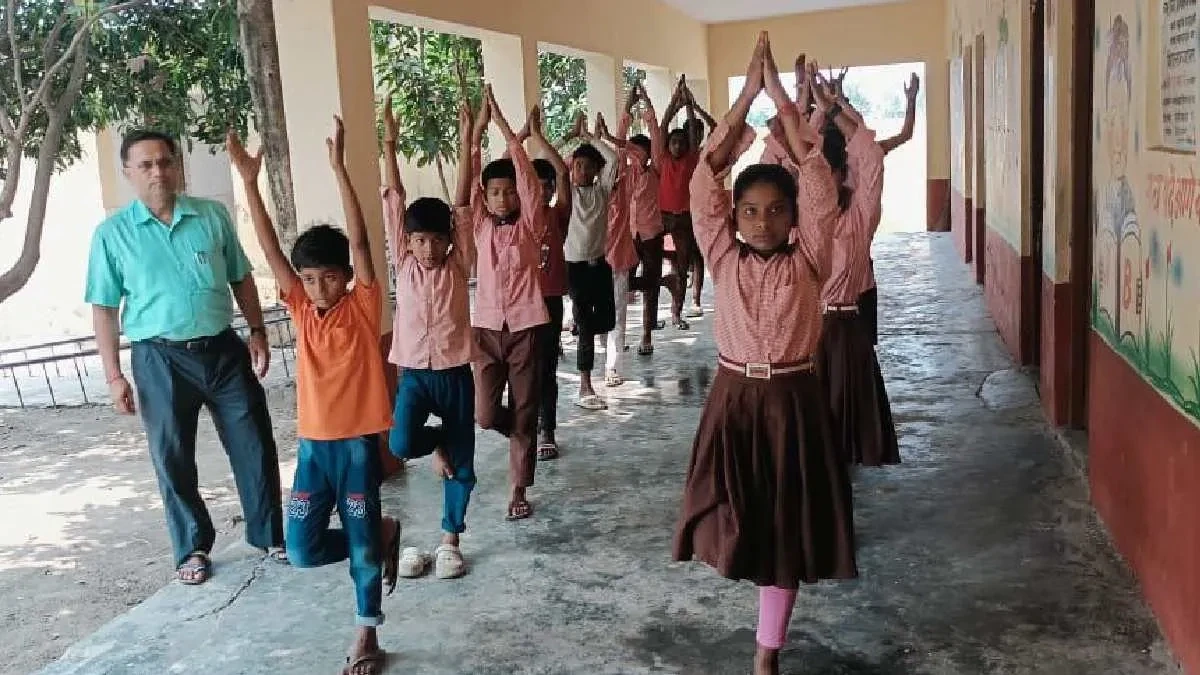 महराजगंज में समर कैंप: बच्चों का सर्वांगीण विकास, BEO चंद्रभूषण पाण्डेय ने बताई खासियतें
