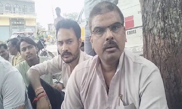 एटा में दबंगई की हद: पूर्व प्रधान के बेटे ने परिवार पर बरसाए डंडे, तीन के फटे सिर, महिला से छीना पेंडल – पुलिस पर भी लगे आरोप