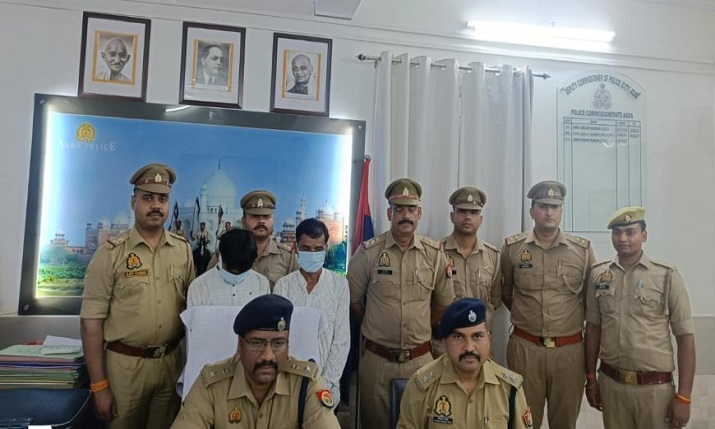 आगरा में गांजा तस्करी पर पुलिस का बड़ा प्रहार: 10 किलो गांजे के साथ दो शातिर तस्कर धराए, छात्र थे निशाने पर