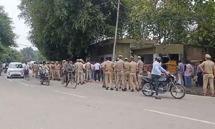 पीलीभीत में सपा कार्यालय खाली कराने पर हंगामा. 15 कार्यकर्ता हिरासत में