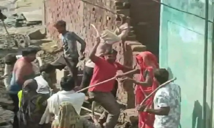 मकान निर्माण को लेकर दो पक्षों में खूनी संघर्ष, 6 लोग घायल