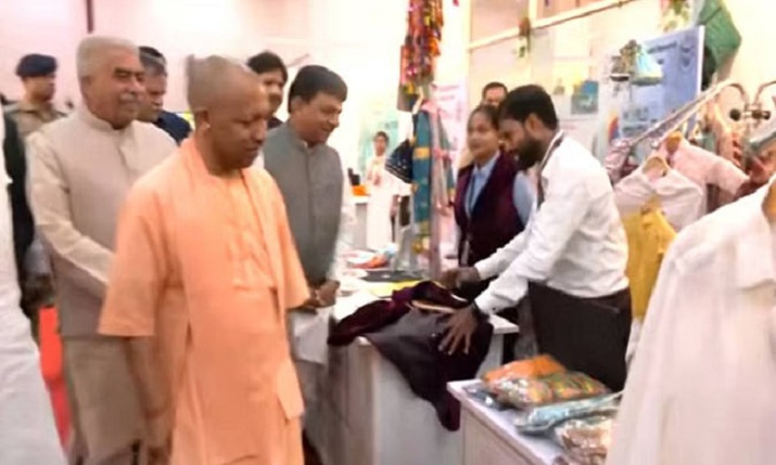 लखनऊ में विश्व युवा कौशल दिवस पर भव्य कौशल मेला: सीएम योगी ने किया उद्घाटन, 15 युवा आइकन सम्मानित, स्वरोजगार के लिए 5 लाख तक ऋण की घोषणा