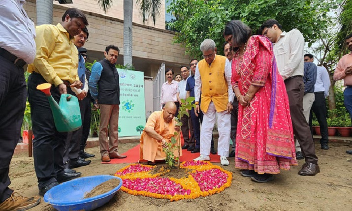 यूपी में पौधरोपण का महाकुंभ: 37 करोड़ पौधे लगाने का लक्ष्य, 12 बजे तक 17.57 करोड़ रोपे, सीएम योगी अयोध्या में करेंगे शुरुआत